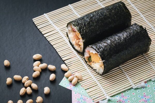 一人暮らしの節分！コンビニより安くて豪華な恵方巻の楽しみ方